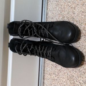 Sorel Emelie boots